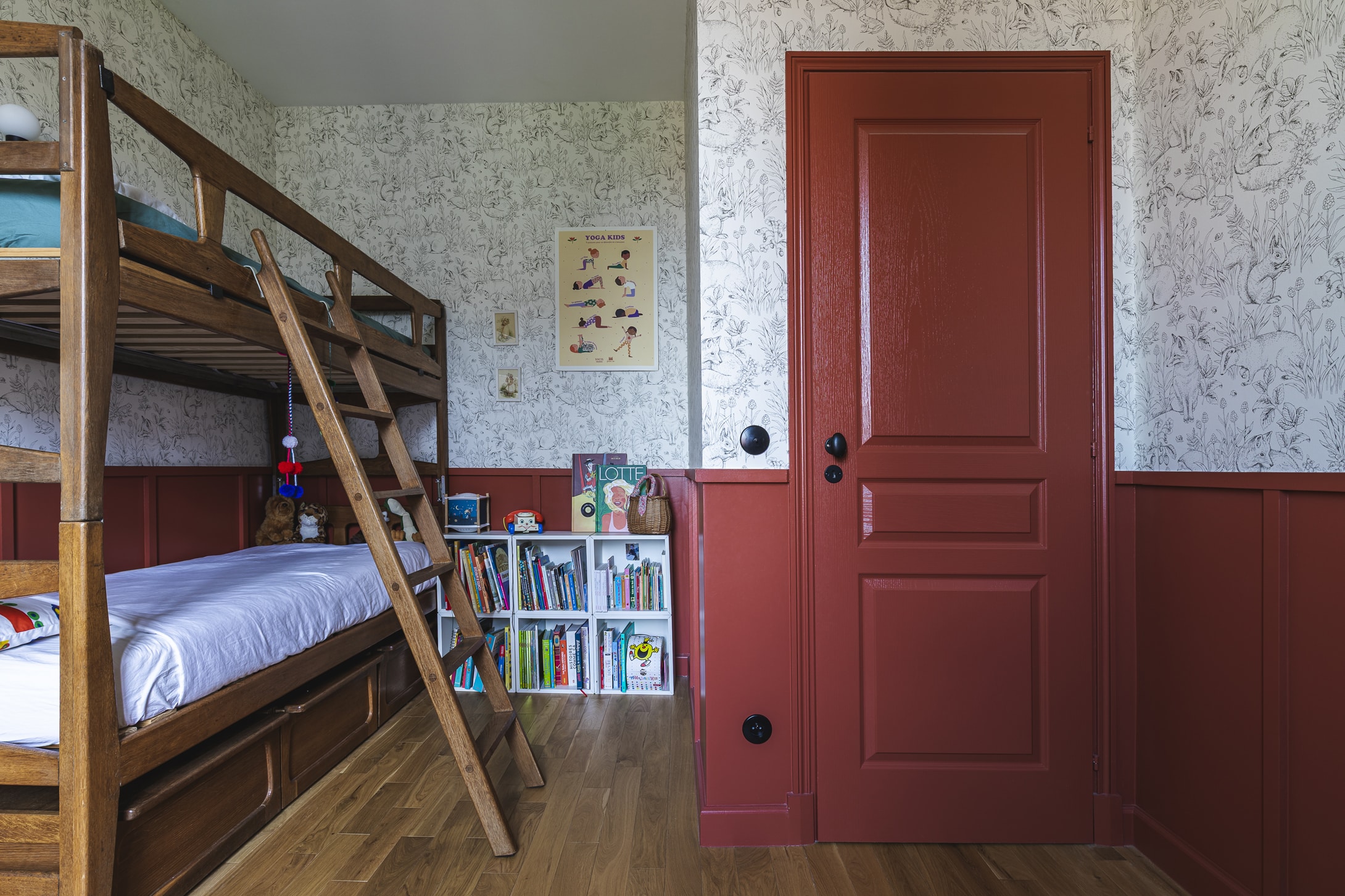 Chambre enfant, lit ancien